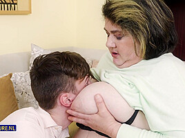 Hairy Big Breasted Bbw Stepmom Edina Gets Fucked, Licked And Asslicked By Her Toyboy Stepson – MatureNl