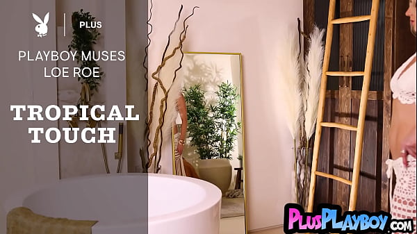 Big ass teen Loe Roe exposing amazing body while posing in sexy lingerie