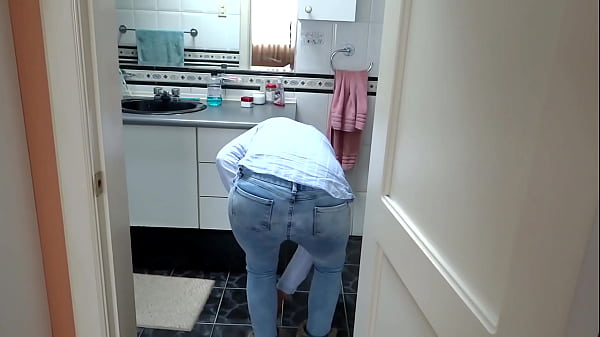 I please my stepson, I put on lingerie so we can masturbate and he cums