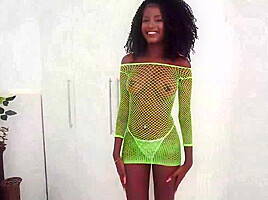 Just Turned 19 Years-Old 2 Days Ago, Jenny Pretinha Shoots Her