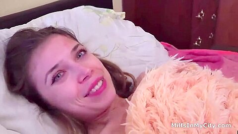 Stepbrother Teaches Inexperienced Stepsister The Basics Of Sex